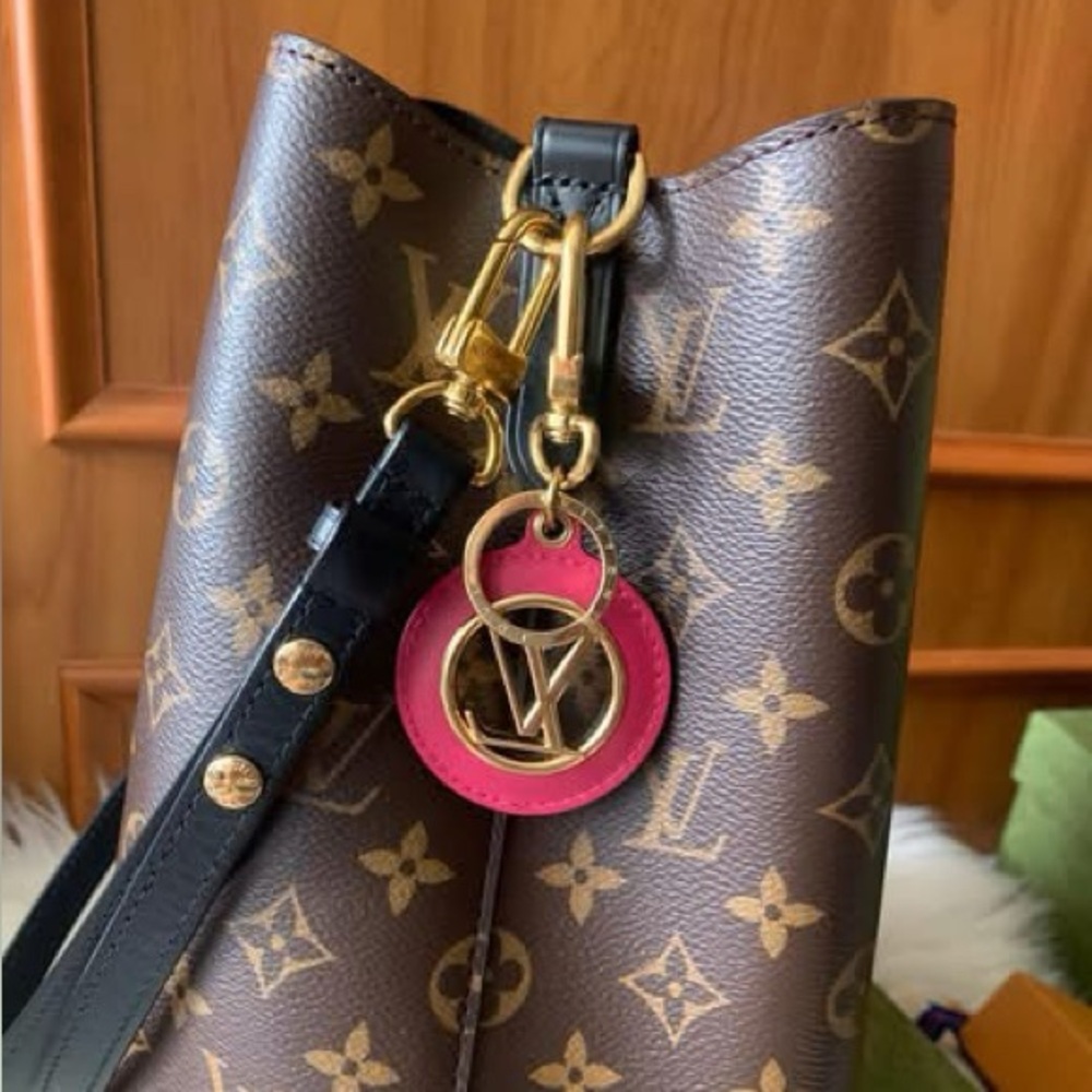 ✨LV Circle Bag Charm & Key Holder ✨